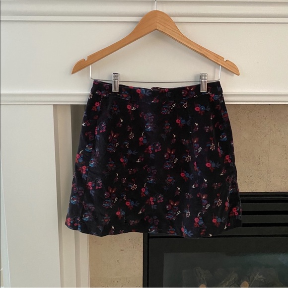 HOLLISTER Navy Floral Velvet Button Up Mini Skirt - Picture 5 of 7